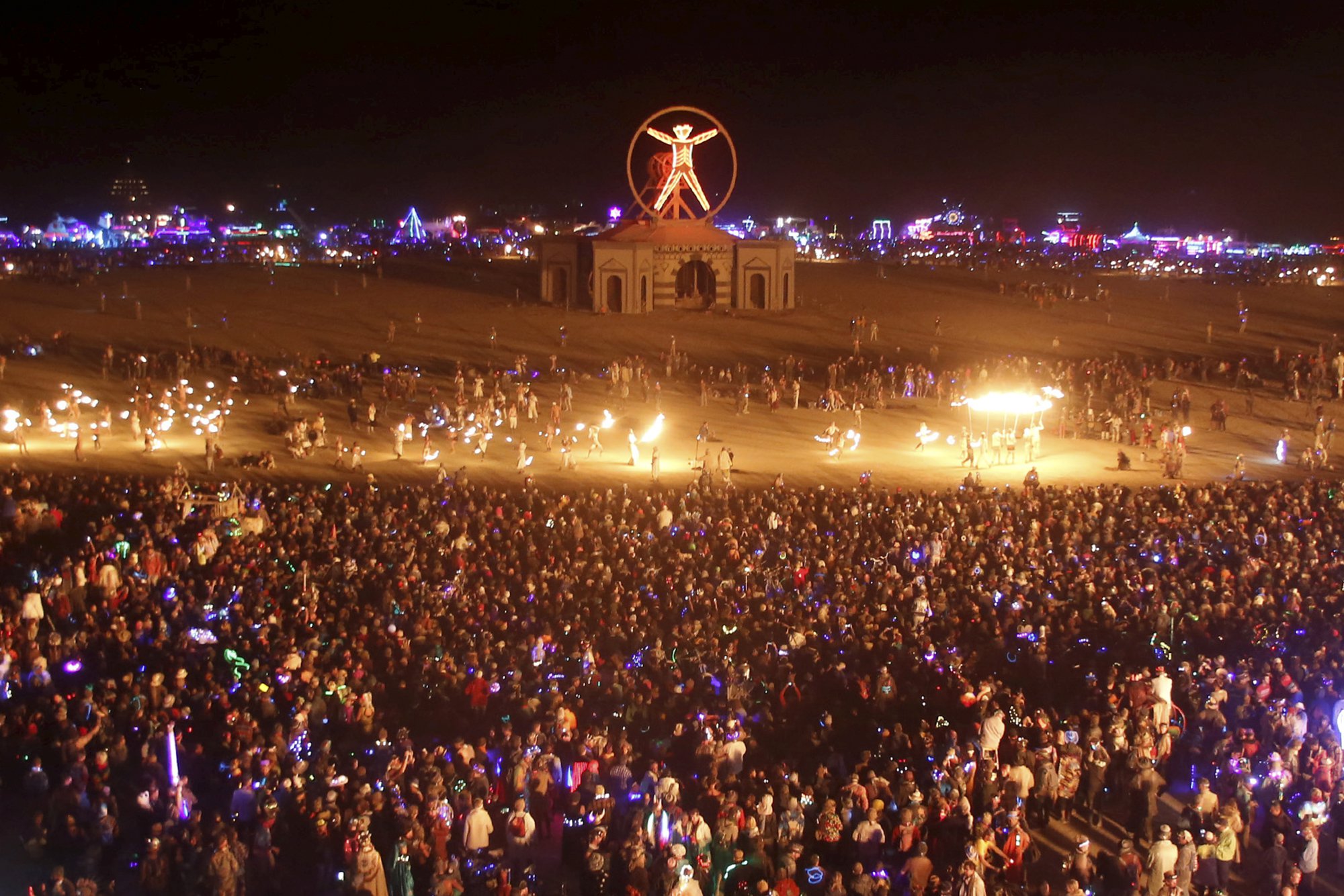 festival-burning-man-globalgoodness